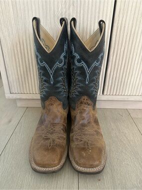 Boys Western Cowboy Boots – Size 4.5D